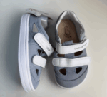 Lekkie sandały barefoot Bar3foot 4BC25/3 na tle przyrody – idealne na lato